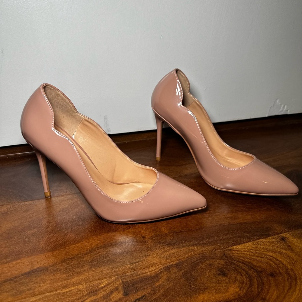 Nude Pumps 4 inches- Size 6.5